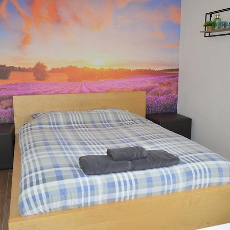 Апартаменты Modern And Private Studio With All Comfort! Руселаре Экстерьер фото